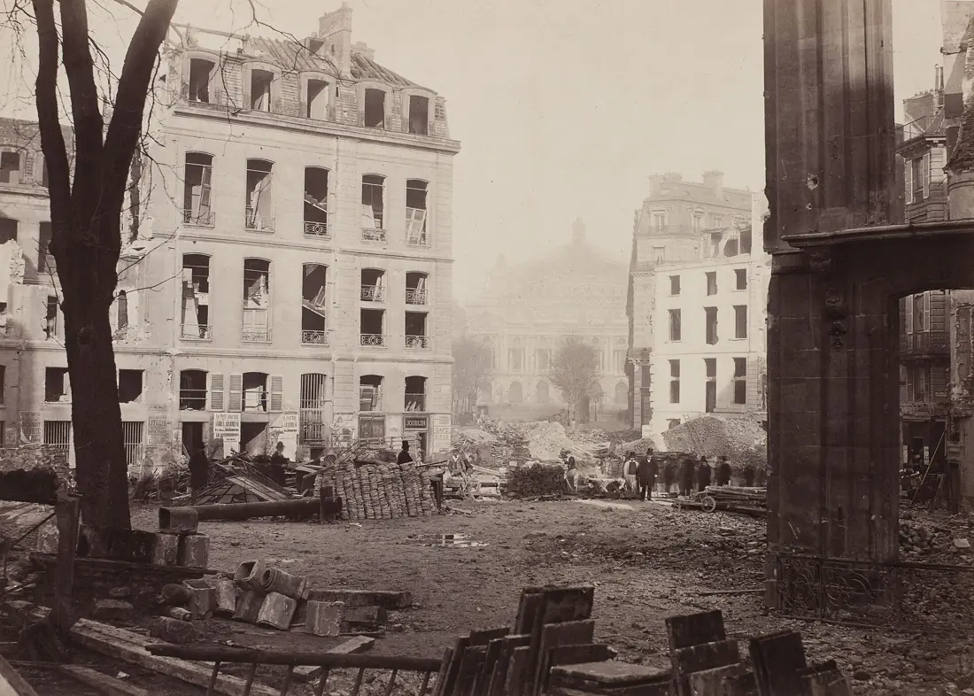 Percement de l'avenue de l'Opéra, photographié par Charles Marville.